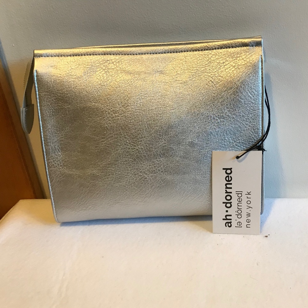 NWT AHDORNED CLUTCH